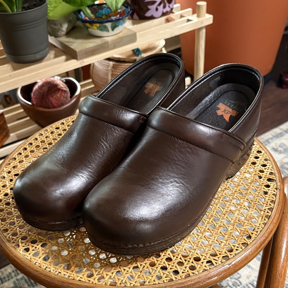 Dansko leather clogs. Size 41.